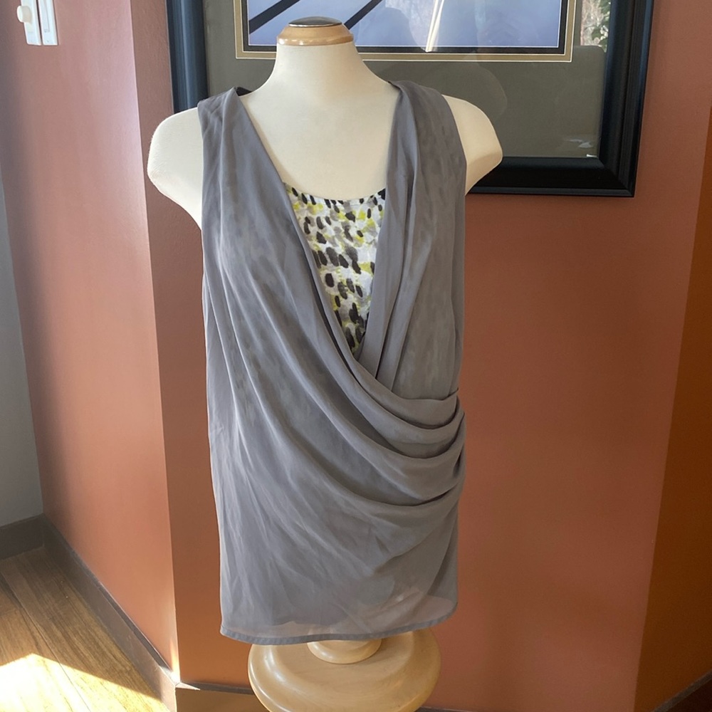 Simply Vera by Vera Wang ladies tunic summer top in size medium.